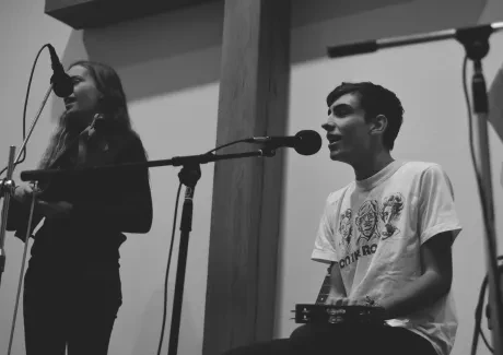 Koncert školní kapely Mezi světy