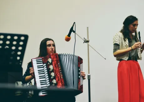 Koncert školní kapely Mezi světy