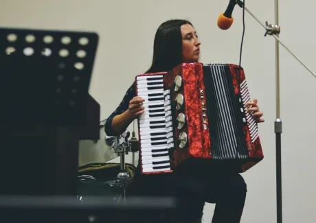 Koncert školní kapely Mezi světy