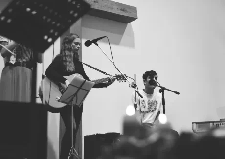 Koncert školní kapely Mezi světy