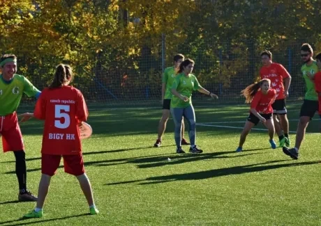 Frisbee - středoškolka; říjen 2017
