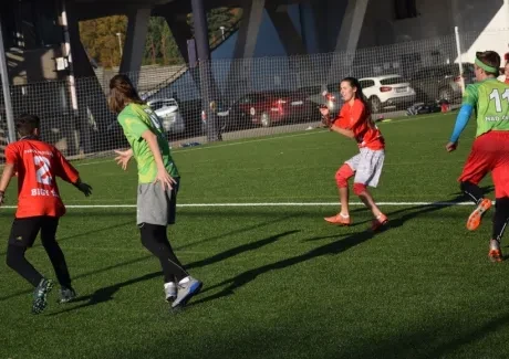 Frisbee - středoškolka; říjen 2017