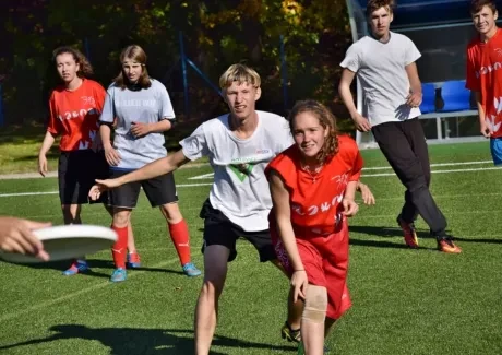 Frisbee - středoškolka; říjen 2017