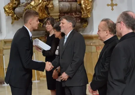 Slavnostní předávání maturitních vysvědčení 1