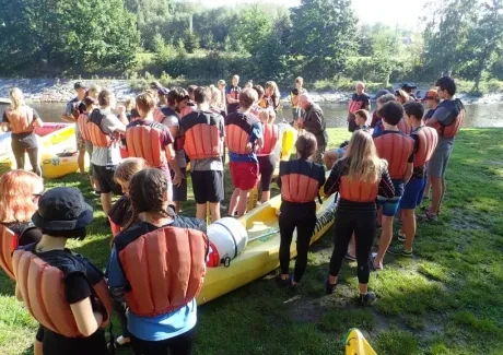 STK - vodáci na Vltavě i ve Vltavě