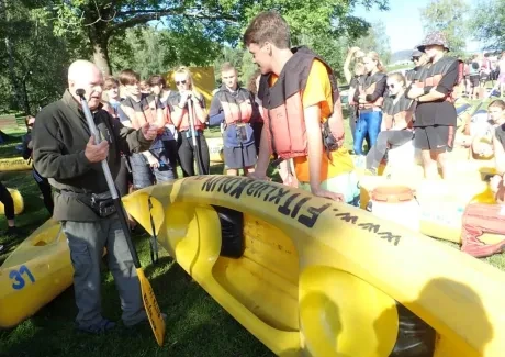 STK - vodáci na Vltavě i ve Vltavě