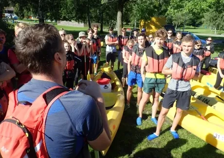 STK - vodáci na Vltavě i ve Vltavě