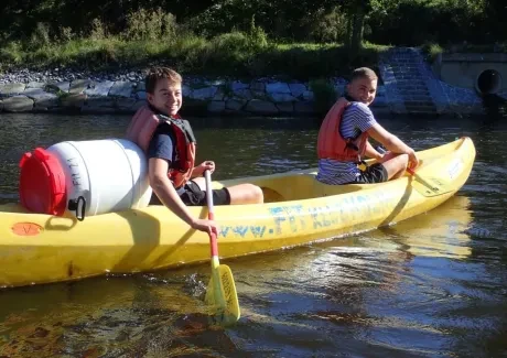 STK - vodáci na Vltavě i ve Vltavě