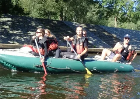 STK - vodáci na Vltavě i ve Vltavě