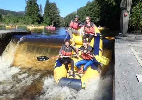 STK - vodáci na Vltavě i ve Vltavě