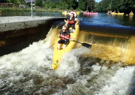 STK - vodáci na Vltavě i ve Vltavě