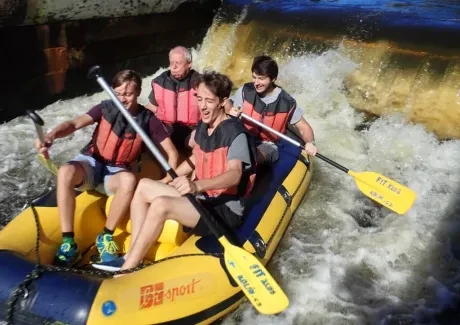 STK - vodáci na Vltavě i ve Vltavě