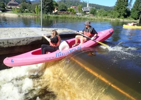 STK - vodáci na Vltavě i ve Vltavě