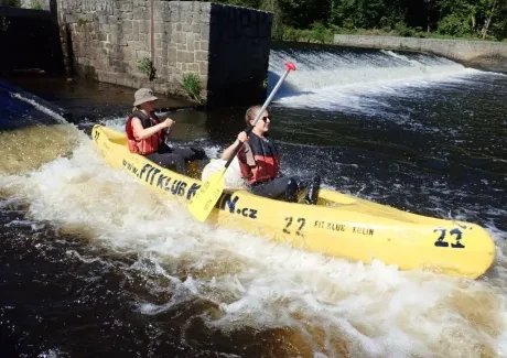 STK - vodáci na Vltavě i ve Vltavě