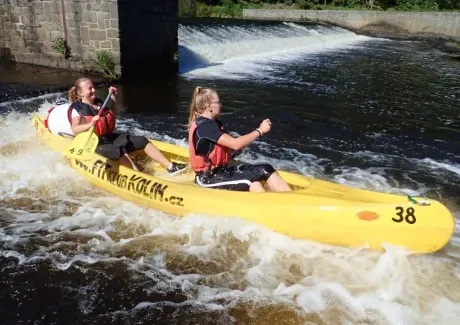 STK - vodáci na Vltavě i ve Vltavě