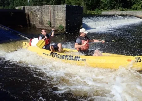 STK - vodáci na Vltavě i ve Vltavě