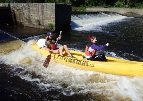 STK - vodáci na Vltavě i ve Vltavě