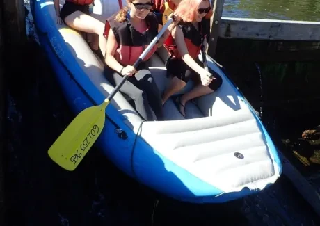 STK - vodáci na Vltavě i ve Vltavě