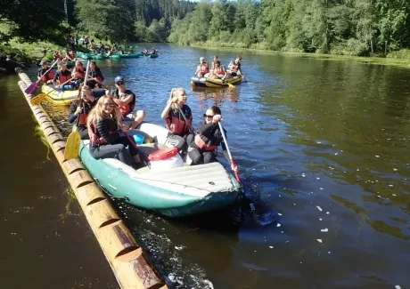 STK - vodáci na Vltavě i ve Vltavě