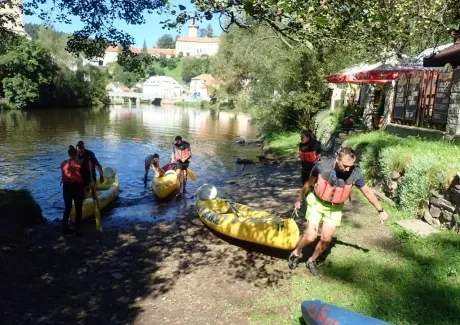 STK - vodáci na Vltavě i ve Vltavě