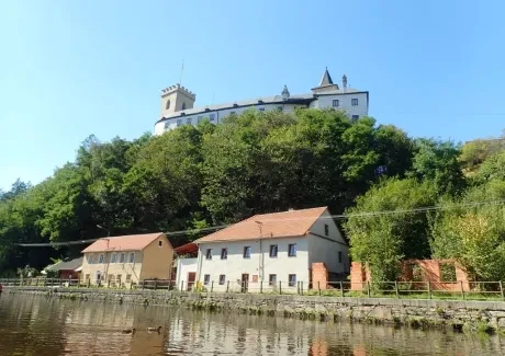 STK - vodáci na Vltavě i ve Vltavě