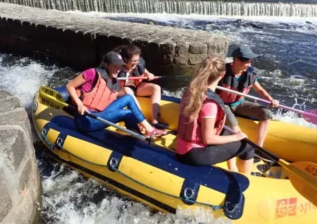 STK - vodáci na Vltavě i ve Vltavě