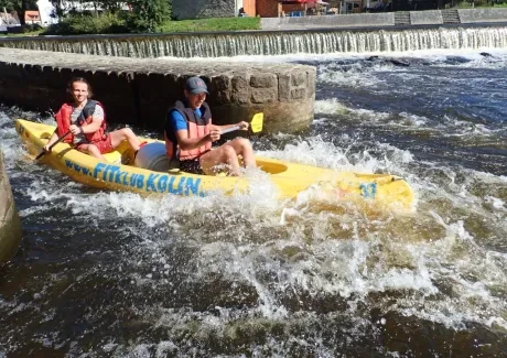 STK - vodáci na Vltavě i ve Vltavě