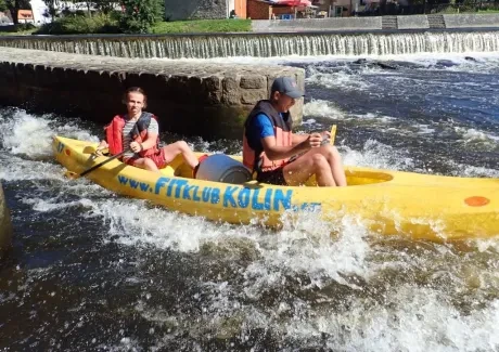 STK - vodáci na Vltavě i ve Vltavě