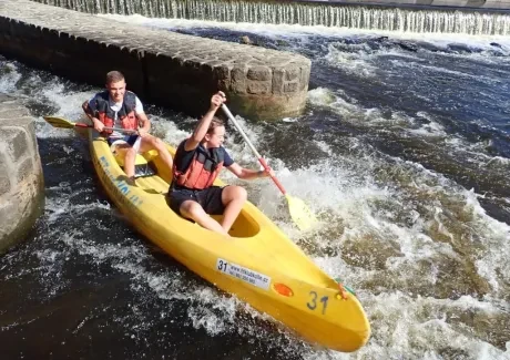 STK - vodáci na Vltavě i ve Vltavě