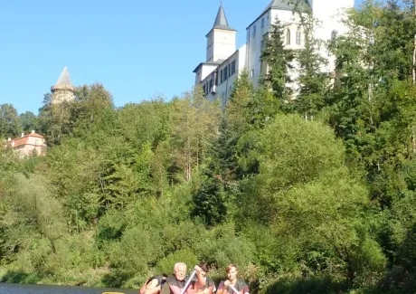 STK - vodáci na Vltavě i ve Vltavě