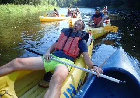 STK - vodáci na Vltavě i ve Vltavě