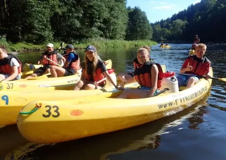 STK - vodáci na Vltavě i ve Vltavě