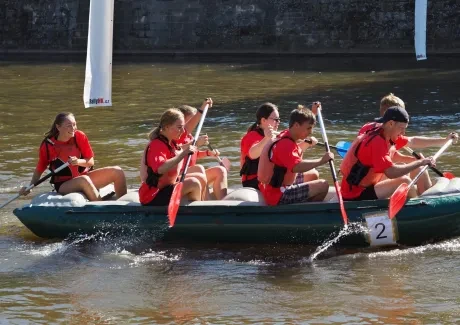 Raftový závod Mezi mosty