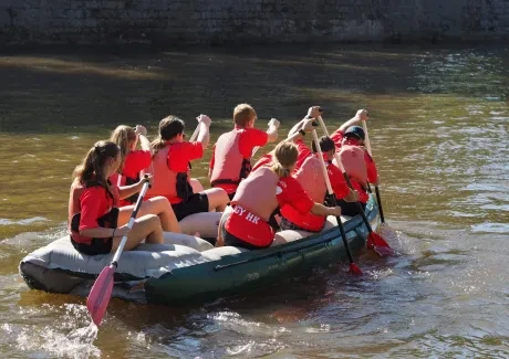 Raftový závod Mezi mosty