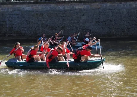 Raftový závod Mezi mosty