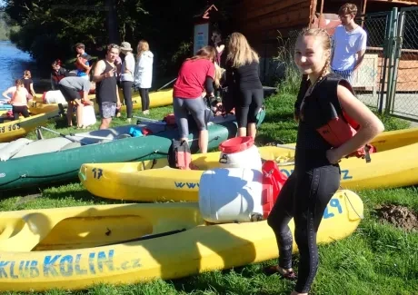 STK - vodáci na Vltavě i ve Vltavě