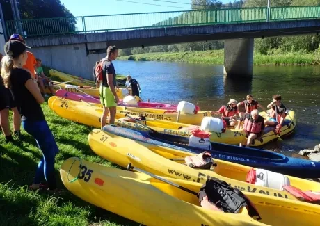 STK - vodáci na Vltavě i ve Vltavě