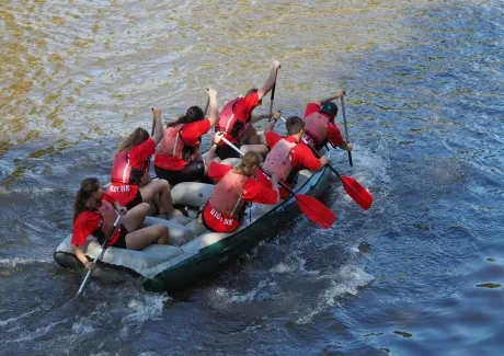 Raftový závod Mezi mosty