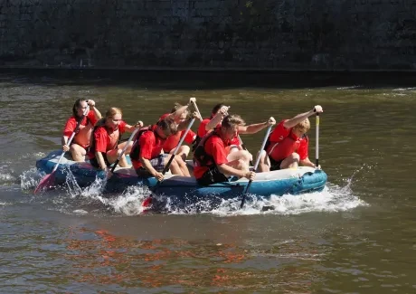 Raftový závod Mezi mosty