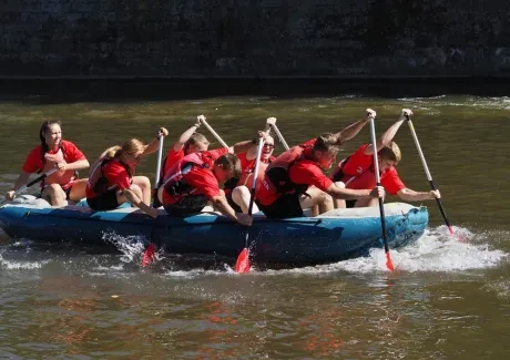 Raftový závod Mezi mosty