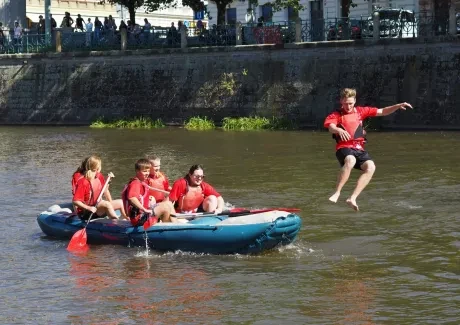 Raftový závod Mezi mosty