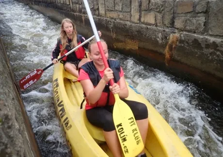 STK - vodáci na Vltavě i ve Vltavě