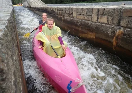 STK - vodáci na Vltavě i ve Vltavě