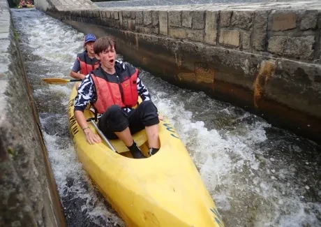 STK - vodáci na Vltavě i ve Vltavě