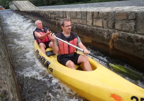 STK - vodáci na Vltavě i ve Vltavě
