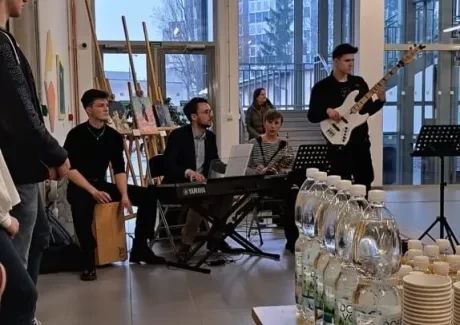 Vernisáž výstavy výtvarných prací studentů BIGY 6. 3. 2023