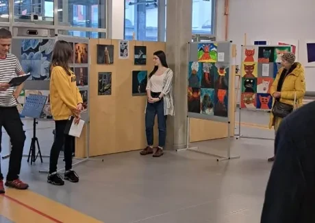 Vernisáž výstavy výtvarných prací studentů BIGY 6. 3. 2023