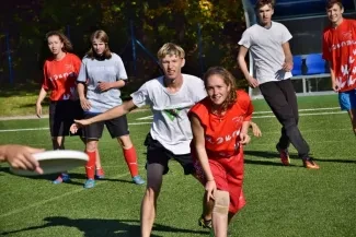 Frisbee - středoškolka; říjen 2017