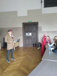 Projekt - Simulace činnosti parlamentu